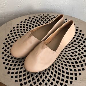 Nude flats